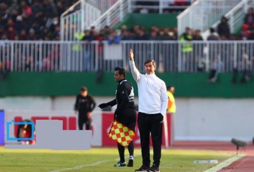 تعیین سرمربی پرسپولیس مقابل ذوب‌آهن