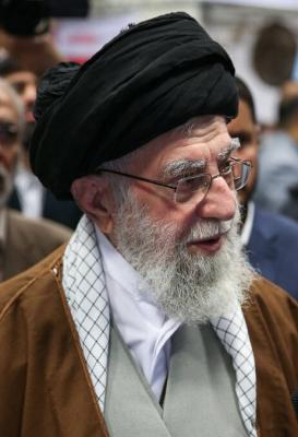  بازدید رهبر انقلاب از نمایشگاه دستاوردها /عکس