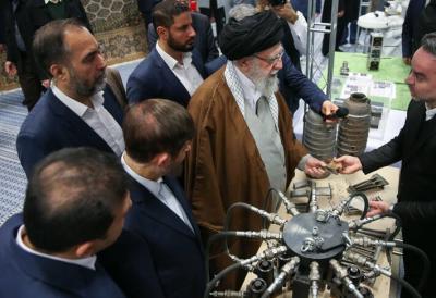  بازدید رهبر انقلاب از نمایشگاه دستاوردها /عکس