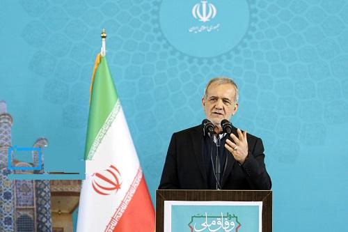 حضور پزشکیان در نشست فعالان اقتصادی خوزستان