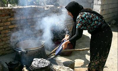 عکس/ برداشت انار در روستای دورک اناری شهرکرد