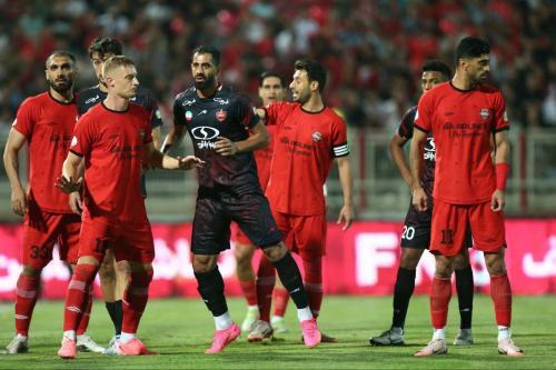 دیدار پرسپولیس و تراکتور در آزادی