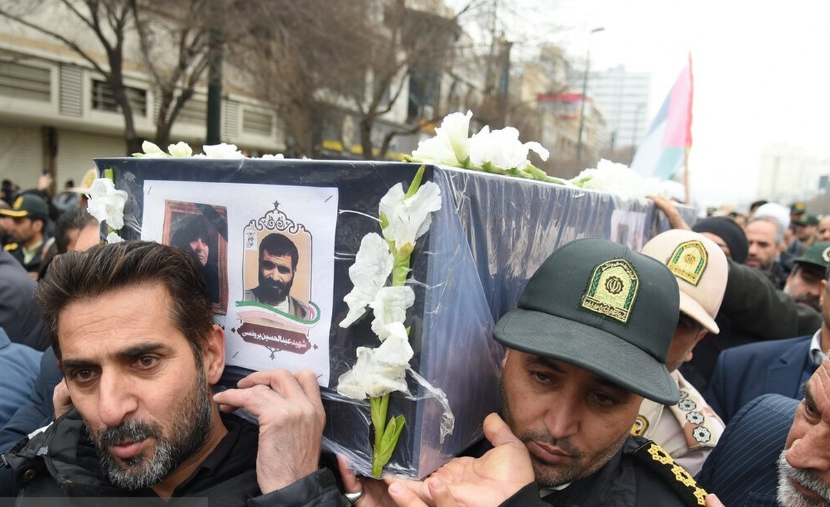  تشییع پیکر همسر شهید برونسی در مشهد 