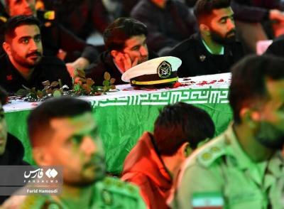 وداع با پیکر شهدا در مسجد جامع خرمشهر
