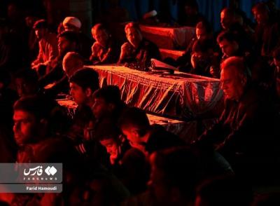 وداع با پیکر شهدا در مسجد جامع خرمشهر