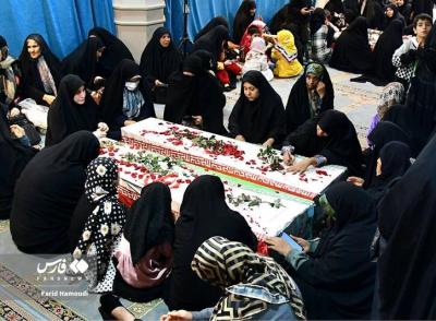 وداع با پیکر شهدا در مسجد جامع خرمشهر