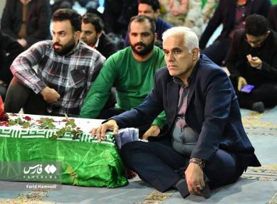 وداع با پیکر شهدا در مسجد جامع خرمشهر