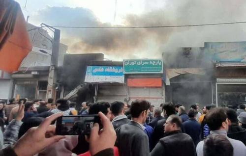  بازار قدیمی پارس‌آباد طعمه حریق شد 