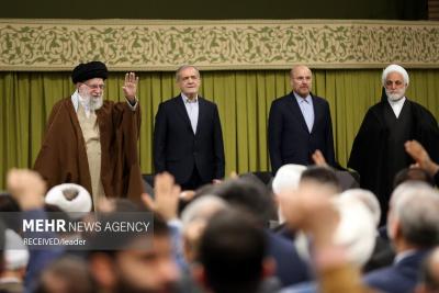 دیدار مسئولان ، نمایندگان کشورهای اسلامی و اقشار  مردم با رهبر  انقلاب