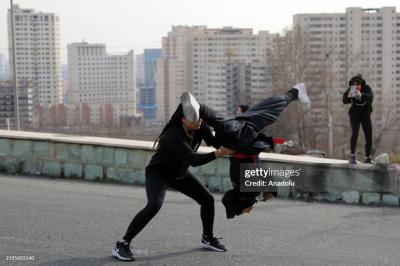 آموزشی بدلکاری به زنان در ایران /عکس