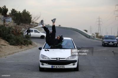 آموزشی بدلکاری به زنان در ایران /عکس