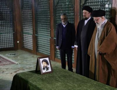  عکس/ حضور رهبر انقلاب در مرقد بنیانگذار جمهوری اسلامی ایران