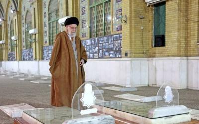  عکس/ حضور رهبر انقلاب در مزار شهدای هفتم تیر