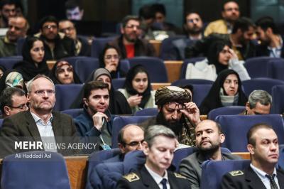 حجاب نماینده روسیه در همایش هوش مصنوعی در تهران 