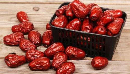 مهم‌ترین خواص عناب برای مردان و زنان