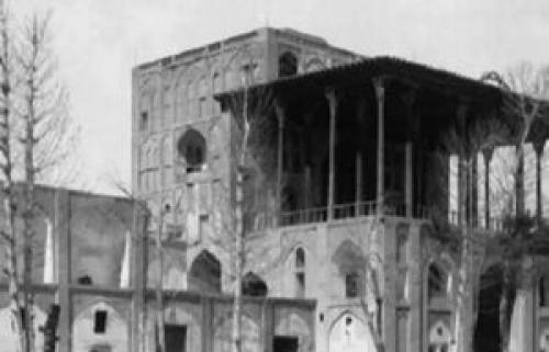  تصویری از عمارت عالی قاپو در سال ۱۲۸۰