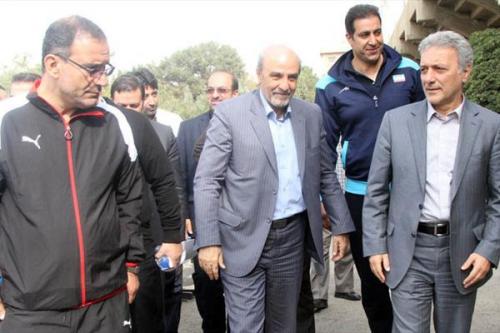 خطر در کمین باشگاه پرسپولیس قرار  گرفت:تهدید برای پرسپولیس جدی تر از استقلال است/پس لرزه های تغییر وزیر در سرخابی ها