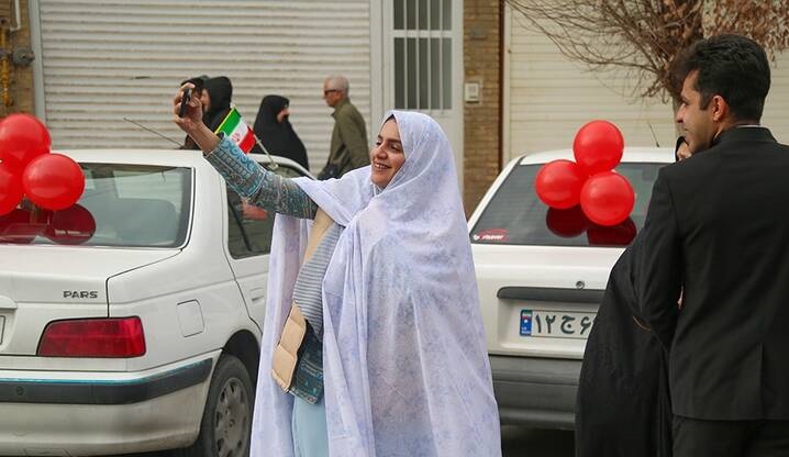  عکس/ شروع زندگی ۴۶٠ زوج یزدی در جشن انقلاب