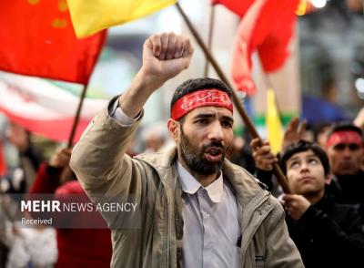 تجدید عهد جوانان مهدوی در مسجد جمکران