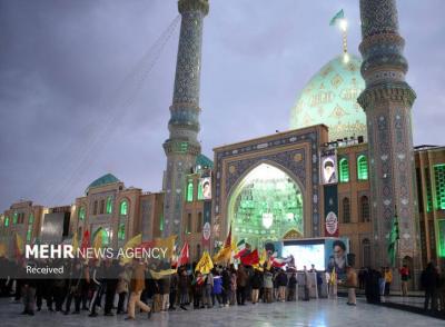 تجدید عهد جوانان مهدوی در مسجد جمکران