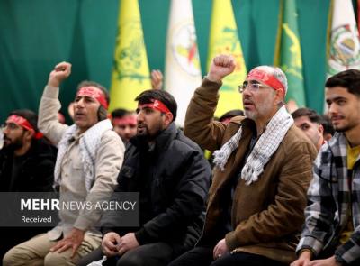 تجدید عهد جوانان مهدوی در مسجد جمکران