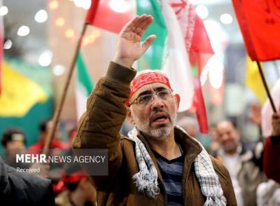 تجدید عهد جوانان مهدوی در مسجد جمکران