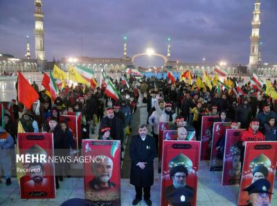 تجدید عهد جوانان مهدوی در مسجد جمکران