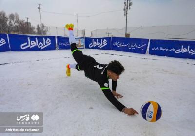 مسابقات والیبال برفی در همدان