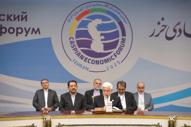 بازدید سران ۴ کشور شرکت‌کننده در «همایش اقتصادی خزر» از نمایشگاه دستاوردهای ایران /عکس