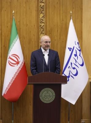  بدرقه رسمی رئیس مجلس برای سفر به باکو 
