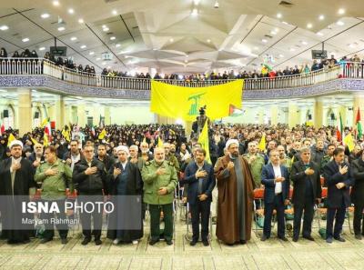 عکس/ همزمان با تشییع شهدا در لبنان؛ گرامیداشت شهید نصرالله در همدان