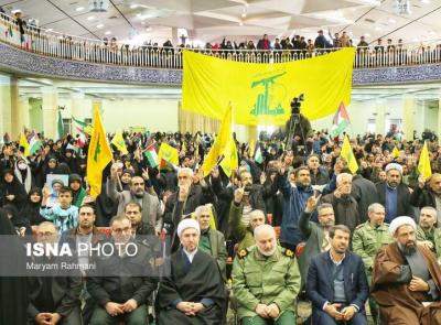 عکس/ همزمان با تشییع شهدا در لبنان؛ گرامیداشت شهید نصرالله در همدان