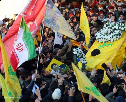  عکس/ حضور نمایندگان اعزامی از سوی رهبر انقلاب اسلامی در مراسم تشییع شهید صفی‌الدین