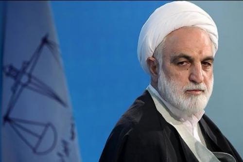بدخواهان تمام تلاش خود را برای بدبین کردن مردم به نظام می کنند
