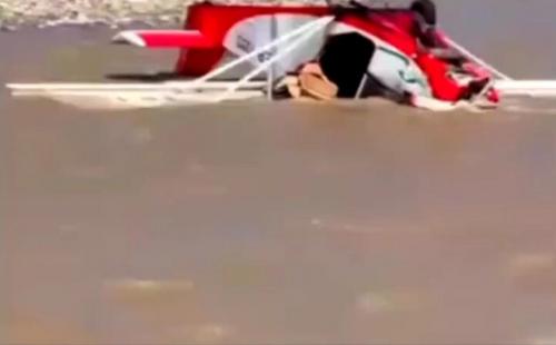 سقوط هواپیمای تفریحی در رودخانه چالوس