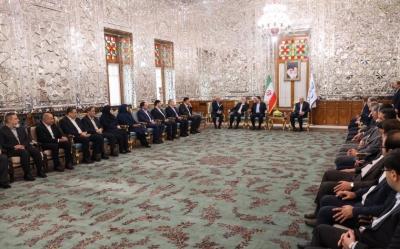 دیدار نوروزی جمعی از مسئولان نظام با قالیباف / عکس