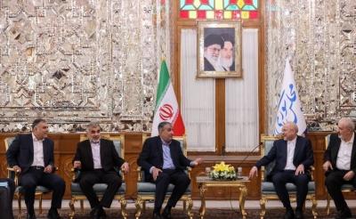 دیدار نوروزی جمعی از مسئولان نظام با قالیباف / عکس