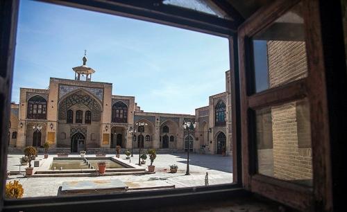 تصاویر خیره کننده مسجد تاریخی در بازار شهر کرمانشاه 
