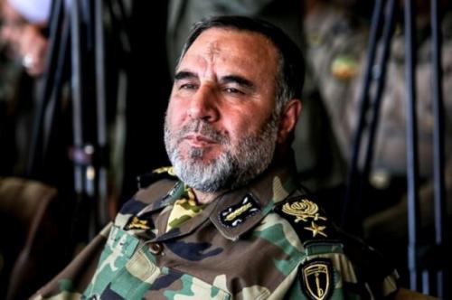 با چشمانی بیدار و حواسی جمع، دستان‌مان روی ماشه است