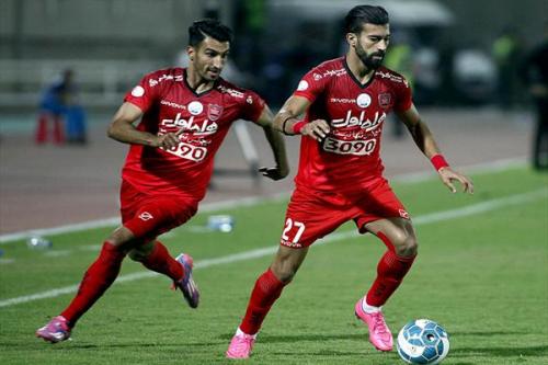 ستاره پرسپولیس برسر دوراهی ترکیب اصلی یا نیمکت نشینی:رضاییان منتظر کارت زرد سوم ربیع‌خواه!/نارضایتی برانکو از حضور رضاییان درترکیب فیکس 