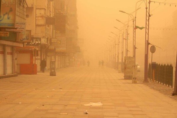 گردوخاک و رگبار پراکنده در راه تهران 