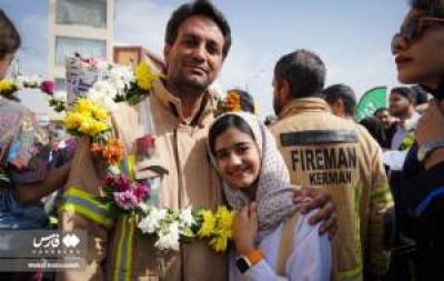 بازگشت آتش نشانان کرمانی از دل آتش بندرعباس 