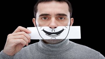 «افسردگی خندان» چیست و چه نشانه‌هایی دارد؟