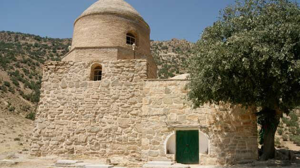 چگونه در ایران هزاران امامزاده داریم؟