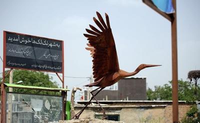  همزیستی لک‌لک‌ها و انسان در مریوان /عکس
