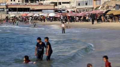  لذت فلسطینی‌های چادرنشین در ساحل غزه