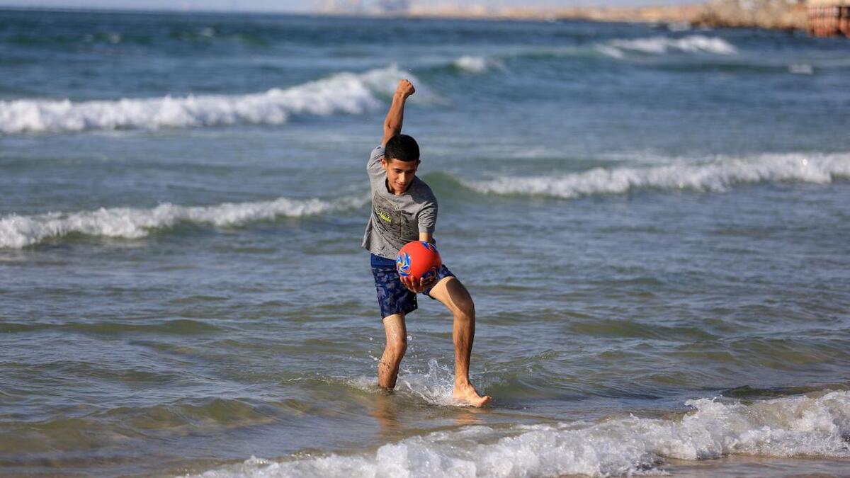 لذت فلسطینیهای چادرنشین در ساحل غزه لذت فلسطینیهای چادرنشین در ساحل غزه