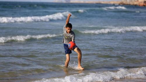  لذت فلسطینی‌های چادرنشین در ساحل غزه