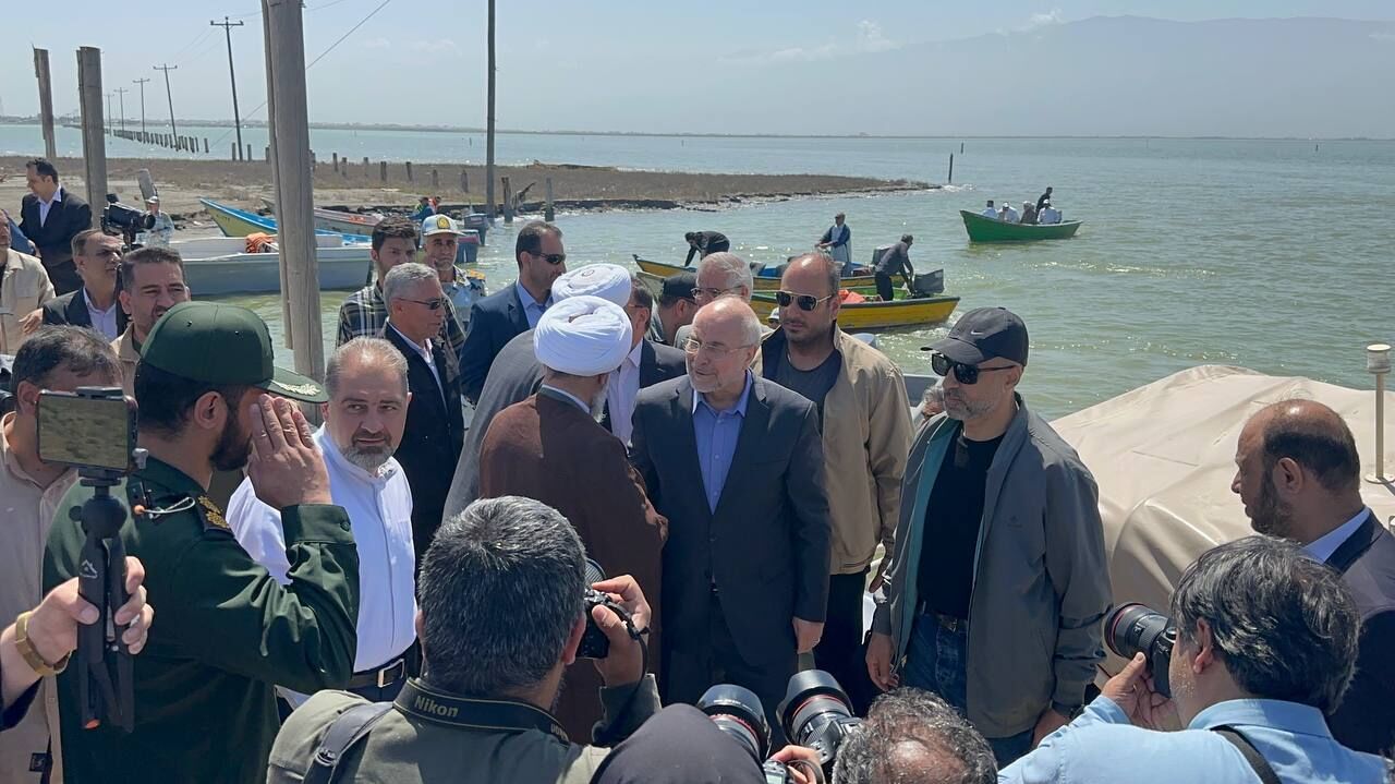 بازدید قالیباف از جزیره آشوراده بازدید قالیباف از جزیره آشوراده