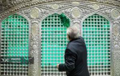 گل‌آرایی حرم مطهر رضوی در آستانه میلاد